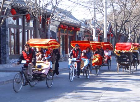Mercury soars in balmy Beijing