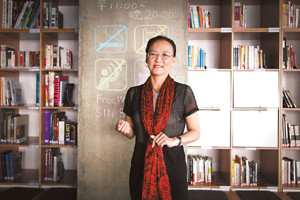 Chen Gong, a member of the Beijing Dongcheng district committee of the China National Democratic Construction Association, receives roughly 200 briefing messages a year - ranging from drain-cover management to foreign policy initiatives - from members of the Dongcheng district branch, via text messages, e-mail and letters. About 30 to 50 percent of these messages will be noted or adopted by relevant governmental departments. Kuang Linhua / China Daily Consultation and partnership