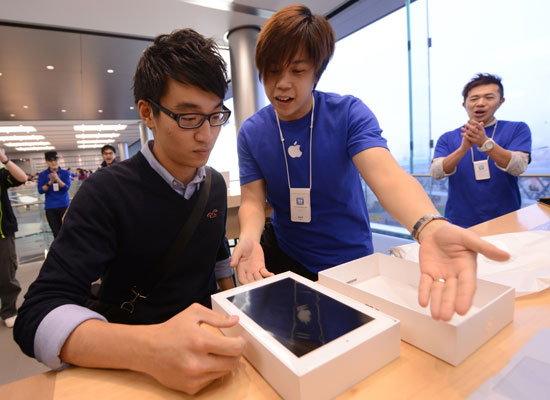 New iPads reach HK market