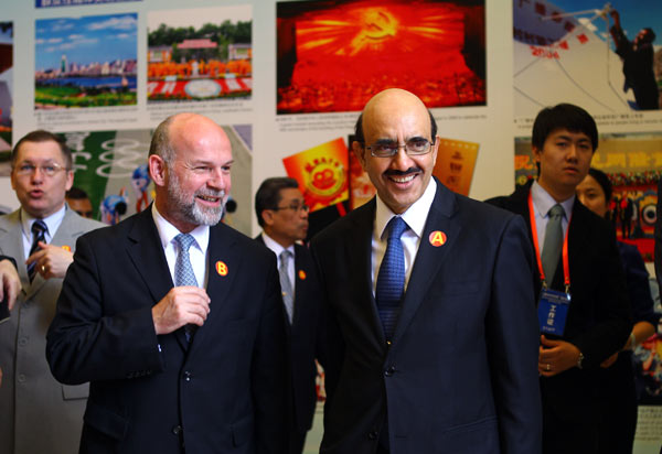 Masood Khan (first right), the Pakistani ambassador to China, and Carlo Krieger, Luxembourg's ambassador, visit an exhibition of the Publicity Department of the CPC Central Committee on Thursday. Photo by Zou Hong / China Daily CPC Publicity Department opens doors