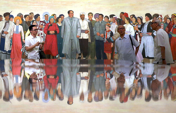 Foreign observers voice praise