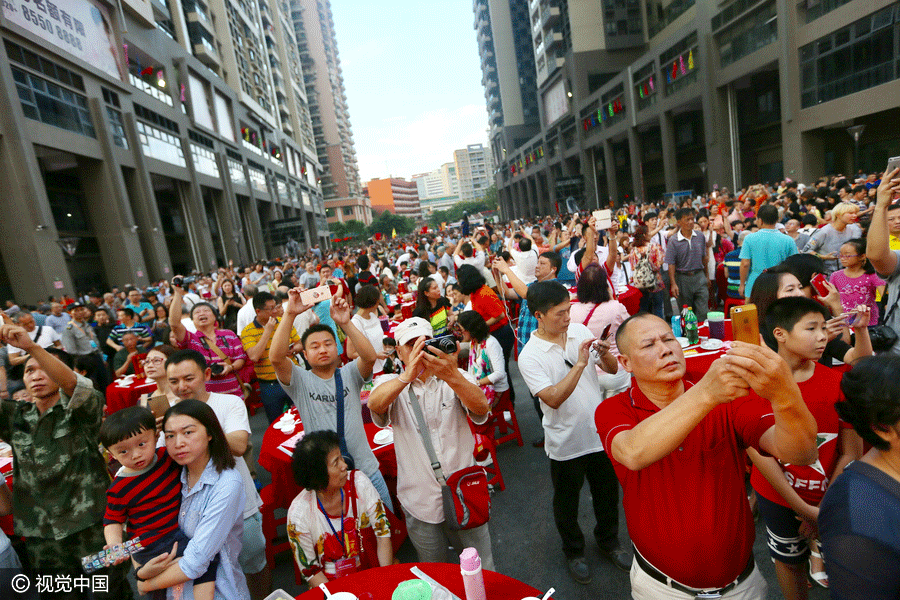 Housewarming feast in Guangzhou hosts 15,000 villagers