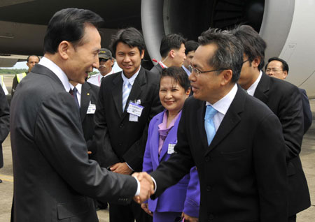 Foreign leaders arrive in Thailand for ASEAN Summit