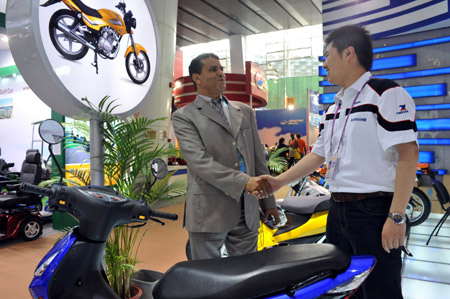 Yuan edges in as int'l trade currency