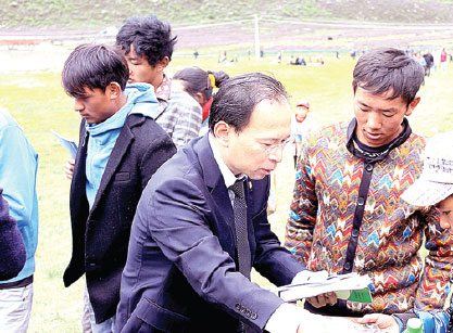 Legal eagle leaves high life to help needy on the ground