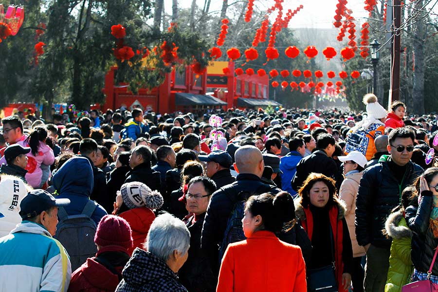 Ditan Park temple fair embraces Chinese New Year