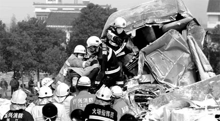 Cold front to push away smog in central and eastern China