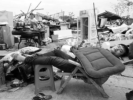 3 dead after freak storm wreaks havoc