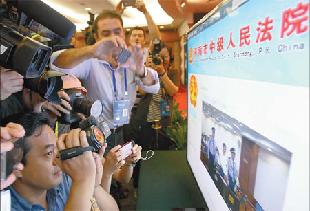 Bo Xilai denies charges of bribery