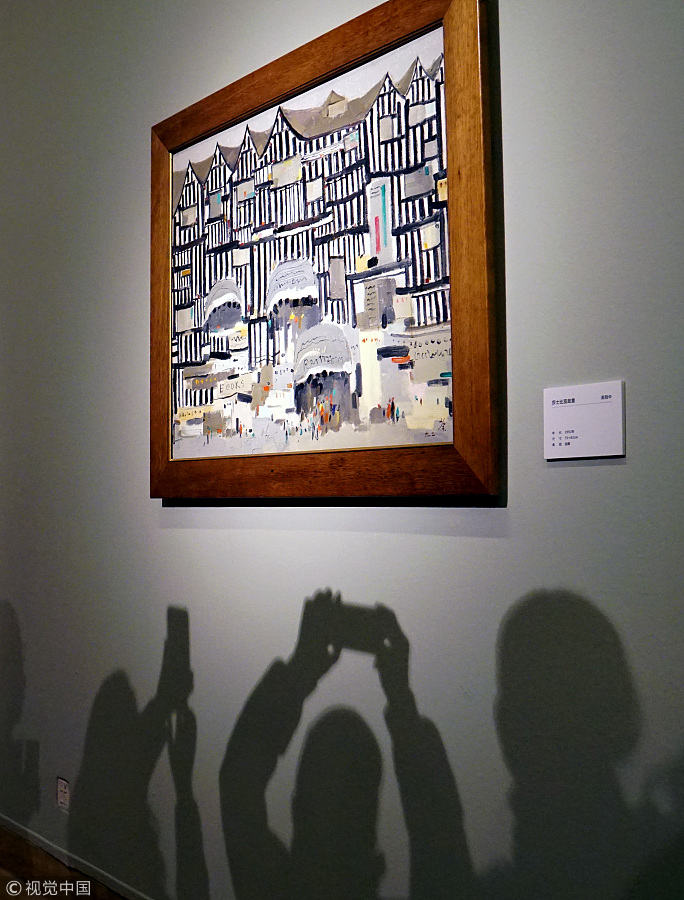 Exhibition of modern art masters draws crowd in Beijing