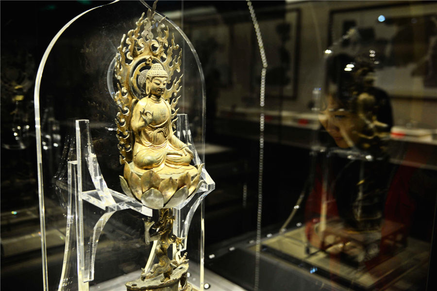 Exhibition in memory of Leifeng Pagoda's collapse