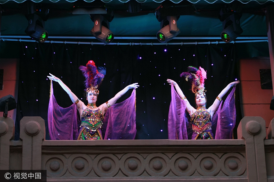 Balcony Concert attracts crowds in Harbin