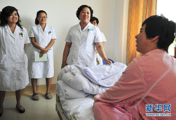 丁巖:“呵護(hù)”邊疆婦女的白衣天使