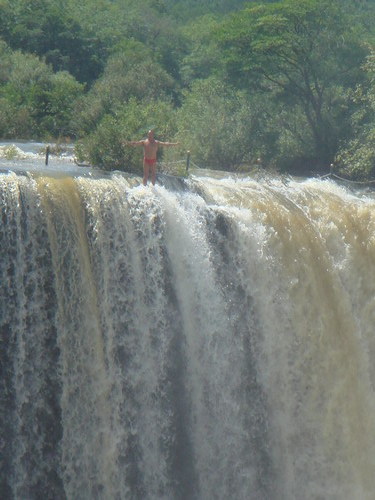 第四屆網(wǎng)絡(luò)媒體龍江行：氣勢(shì)磅礴的吊水樓瀑布
