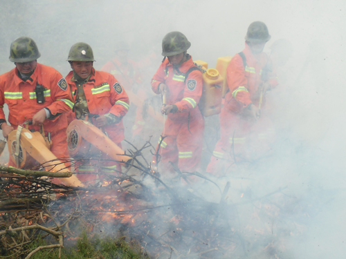 消防宣傳日：云南野生動(dòng)物園開展消防演習(xí)