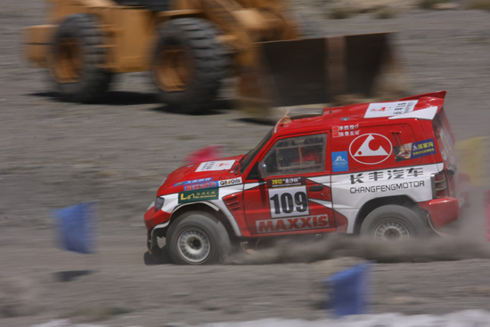 113輛賽車飛馳云南東川