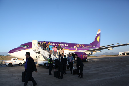 全國最大面積彩繪噴涂飛機亮相大理