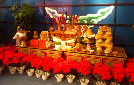 網(wǎng)友參觀西藏博物館 體驗(yàn)藏歷新年風(fēng)俗