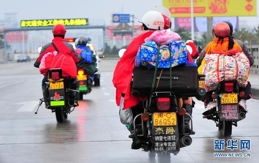 新春走基層:鐵騎大軍溫馨返鄉(xiāng)