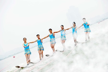 別開(kāi)生面的水上絕活