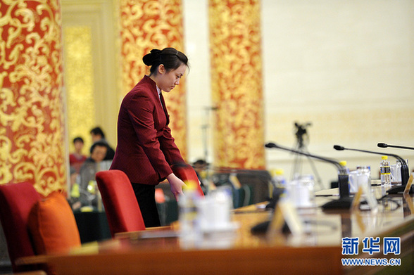 她們因?yàn)楣ぷ髅β抵利愔? style=