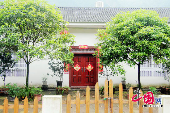 紅白鎮(zhèn)上的