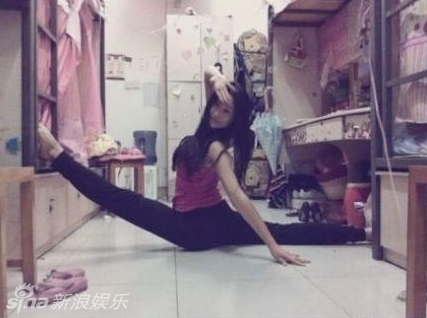 都是強(qiáng)人！各種彪悍一字馬絕招PK