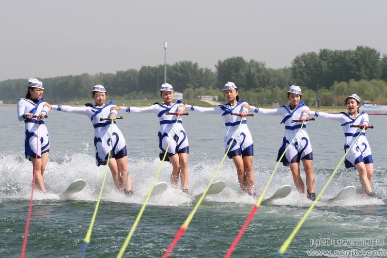 中美澳藝術(shù)滑水對抗賽