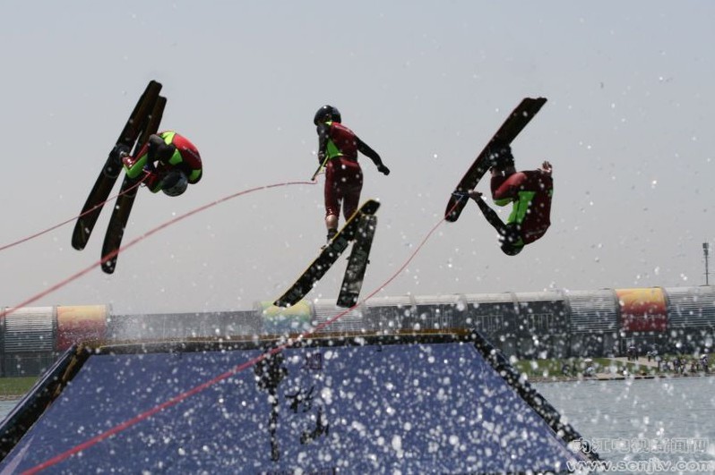 中美澳藝術(shù)滑水對抗賽