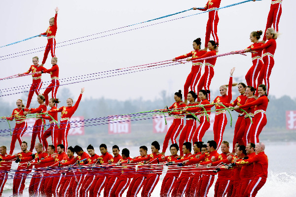 中美滑水挑戰(zhàn)新吉尼斯紀(jì)錄失利共勉明年攜手再?zèng)_擊