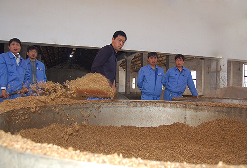 古井貢酒：精益求精 嚴(yán)把質(zhì)量關(guān)