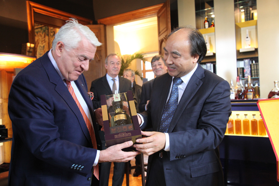 馬爹利禮遇古井貢酒——古井貢酒中國(guó)酒文化全球巡禮走進(jìn)馬爹利