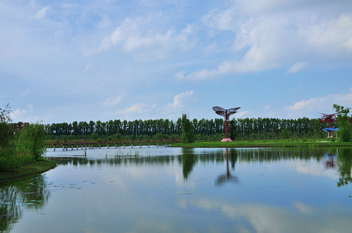 北大荒農(nóng)機(jī)博覽園 歷史與科技并存