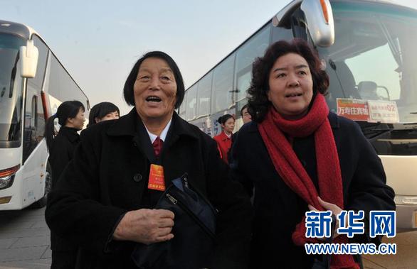 人大代表申紀(jì)蘭:我就是個(gè)農(nóng)民 對(duì)黨和國(guó)家有感情