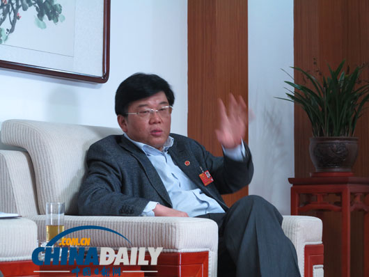 加強(qiáng)“銀企合作”引導(dǎo) 提升“走出去”水平——訪全國人大代表、中鐵四局集團(tuán)有限公司總經(jīng)理許寶成