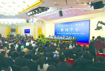 環(huán)保部回應(yīng)“市長敢不敢下河游泳”