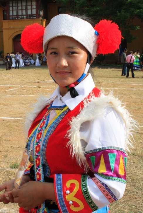 云南各族兒女多華彩 絢麗服飾最搶眼（組圖）