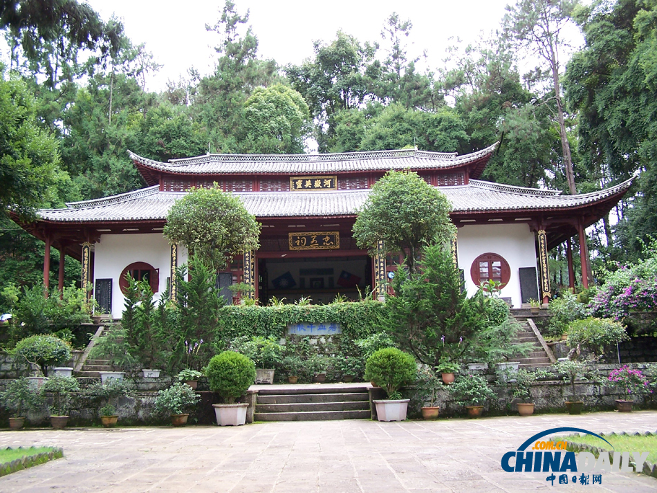 走進(jìn)騰沖國殤墓園 聆聽中國遠(yuǎn)征軍英勇抗戰(zhàn)血淚史