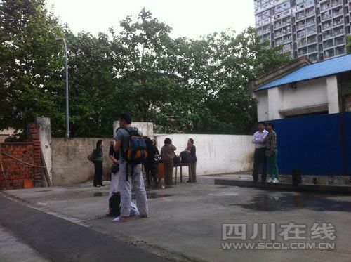 四川雅安地震現(xiàn)場 一片狼籍