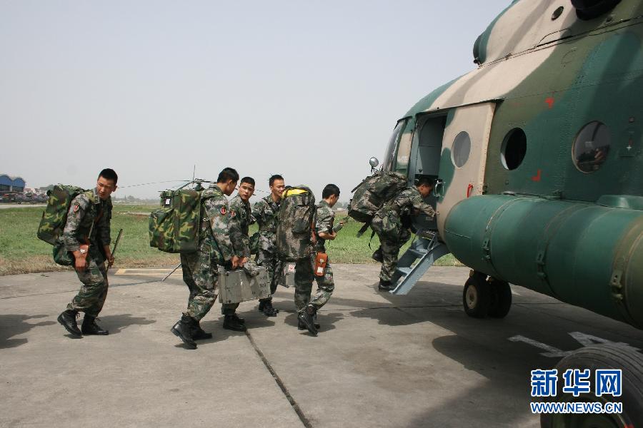 成都軍區(qū)出動直升機(jī)參與救災(zāi)