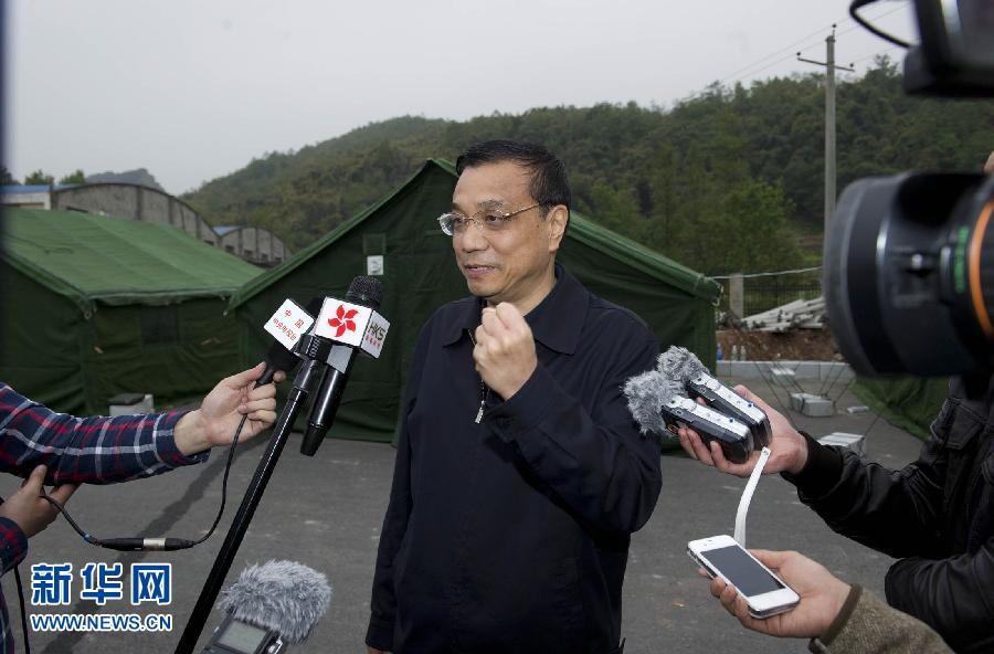 李克強(qiáng)在震區(qū)24小時的足跡