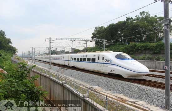 動(dòng)車加盟春運(yùn) 讓回家路途不再遙遠(yuǎn)(組圖)