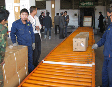 東航云南分公司貨運(yùn)部增添傳送設(shè)備迎戰(zhàn)春運(yùn)高峰