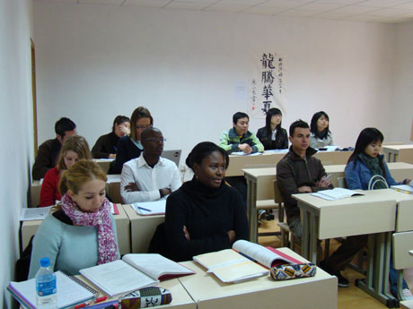 立足本土，全面推進(jìn)教育國(guó)際化——專訪云南財(cái)經(jīng)大學(xué)黨委書記羅明義