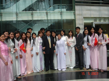 立足本土，全面推進(jìn)教育國(guó)際化——專訪云南財(cái)經(jīng)大學(xué)黨委書記羅明義