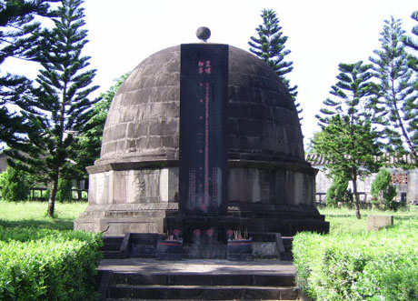 粵東正氣海瑞墓