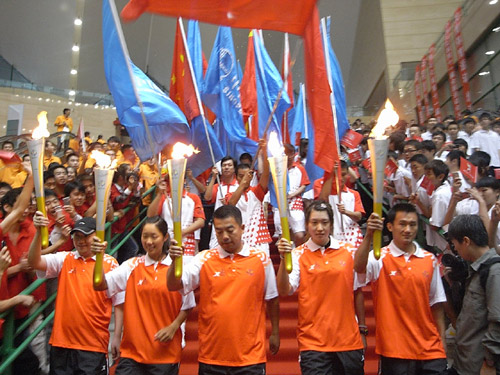 十一屆全運(yùn)會河南火炬?zhèn)鬟f拉開序幕