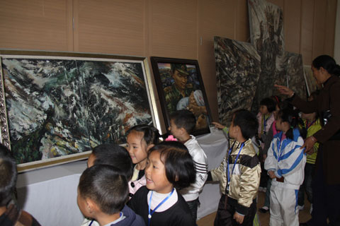 “不屈的脊梁”美術作品展走進汶川