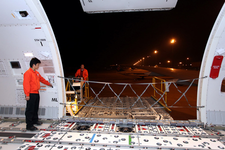 中國首架波音777貨機加盟南航