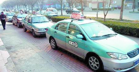 河南濮陽出租車起步里程調(diào)短不開聽證會引爭議